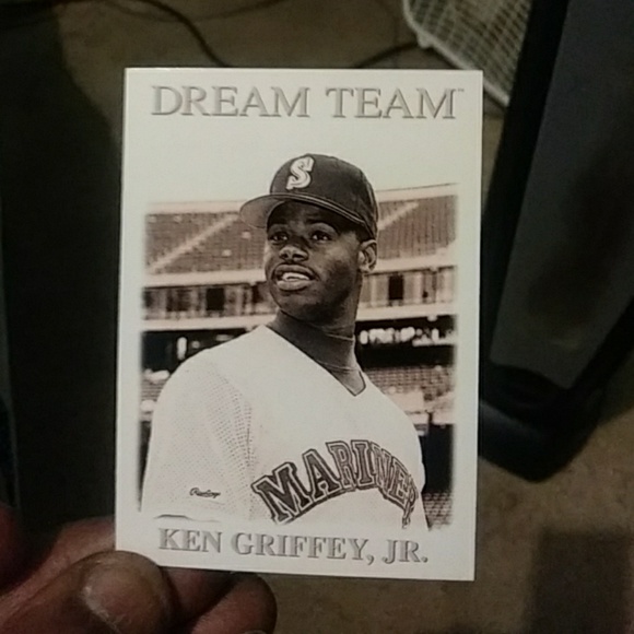 Ken griffey Jr rookie bass ball cards - Picture 4 of 4